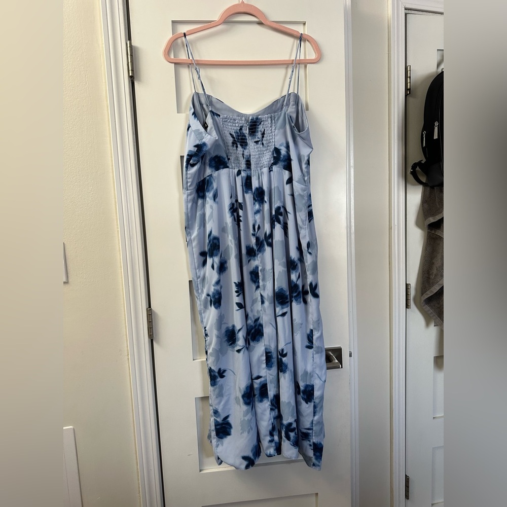 Abercrombie & Fitch Camille Midi Dress in Periwinkle Floral - Picture 4 of 5
